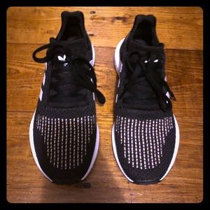 Adidas workout tennis shoes